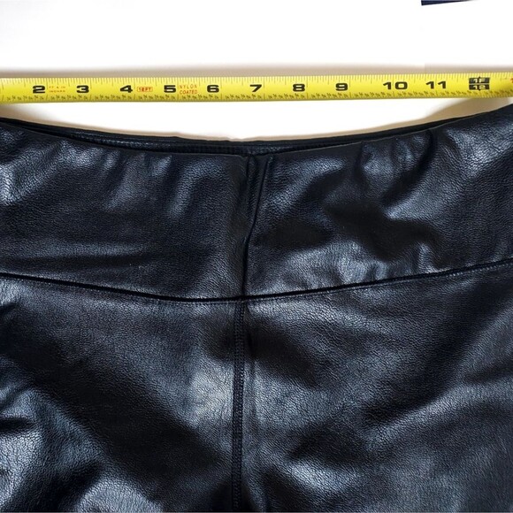 Aeropostal Black Pleather Mid Rise Flare Leg Pull On Pants/Leggings Size Small - Picture 3 of 7